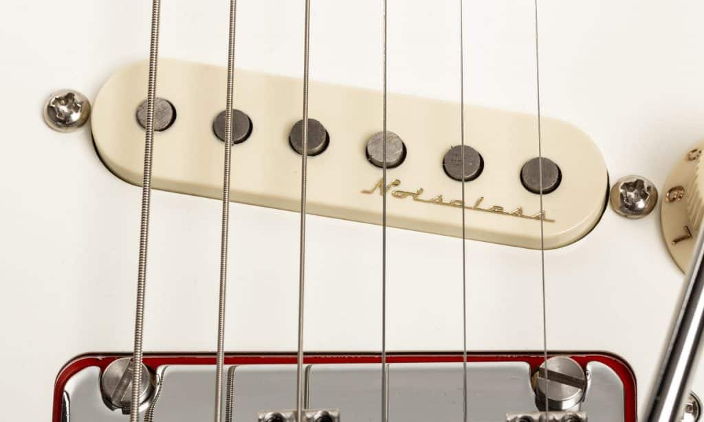 14 Fender Player Plus Stratocaster 015 FIN