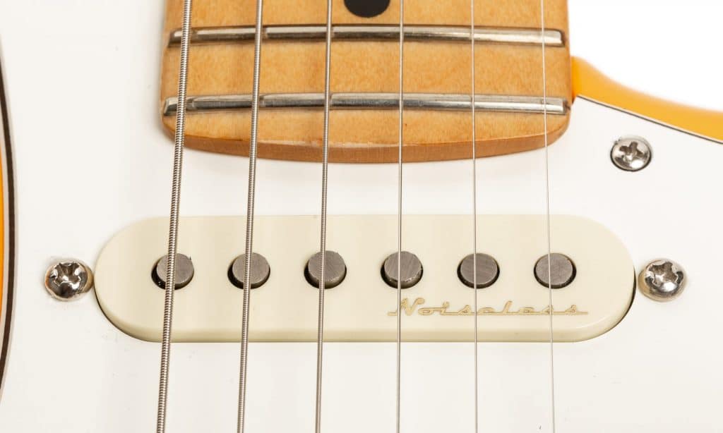 16 Fender Player Plus Stratocaster 017 FIN