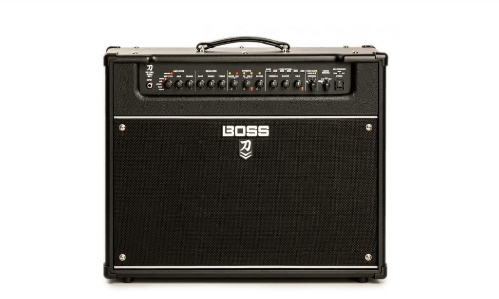 Il combo pesa 19 kg e misura 630 x 515 x 248 mm (LxAxP).