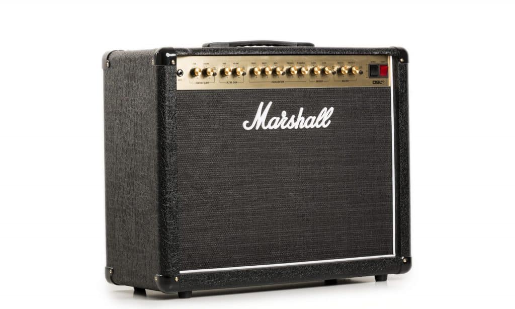 Il combo Marshall DSL 40 è abbastanza compatto, ma con i suoi 23,5 kg non è certo leggero.