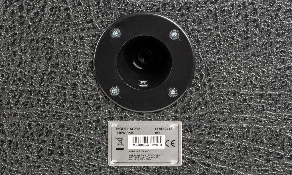 L'unica possibilità di collegamento è un ingresso per speaker incassato sotto forma di presa jack