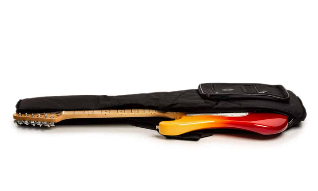 2-Fender_Player_Plus_Stratocaster_002_FIN-2048x1229-1