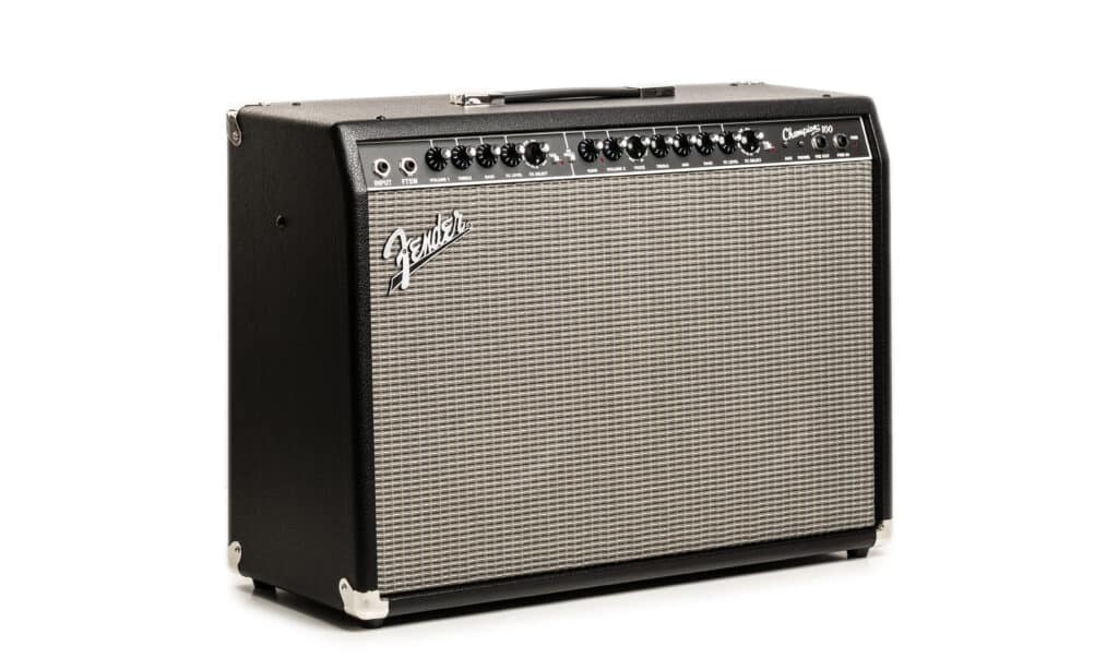 Con il Fender Champion 100, un altro candidato della serie Champion si presenta nel laboratorio di prova di Planet Guitar.