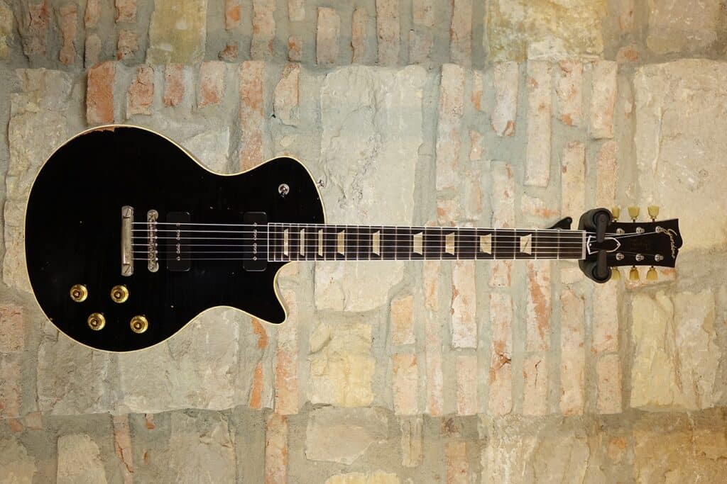 giordano-tributo-p90-stinger-007-aged-black-top-with-cherry-back-100-hand-made-in-italy
