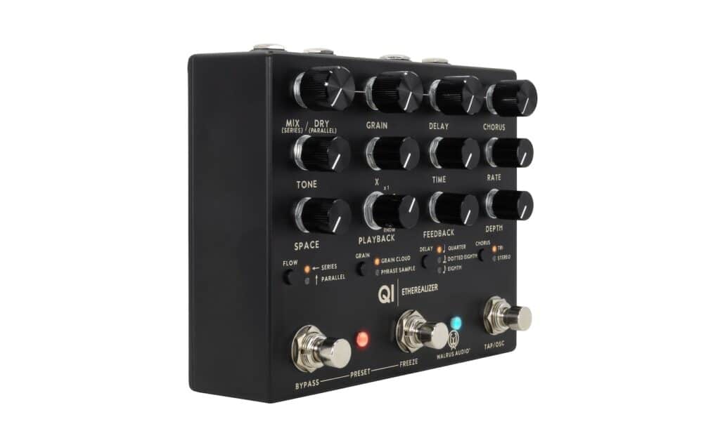 03 Walrus Audio Qi Black Right