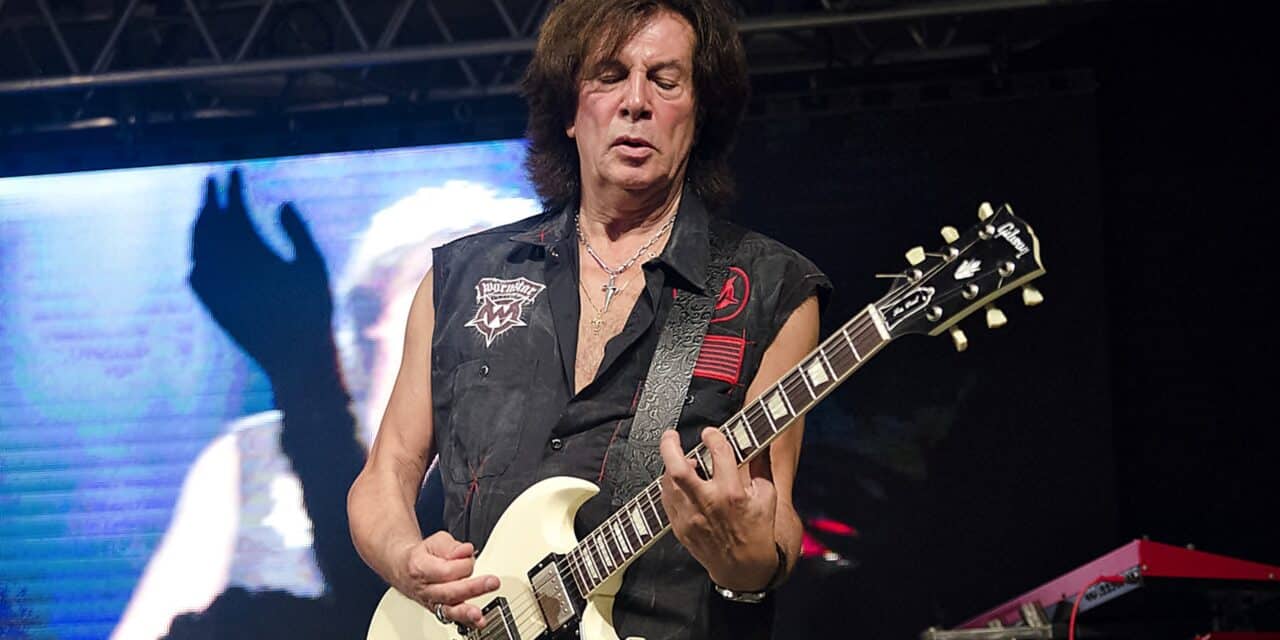 Maurizio Solieri ospite al booth di Planet Guitar al Guitar Show 2025