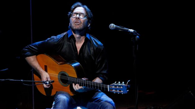 Al Di Meola: 10 canzoni inaspettate e sorprendenti con la sua infinita classe