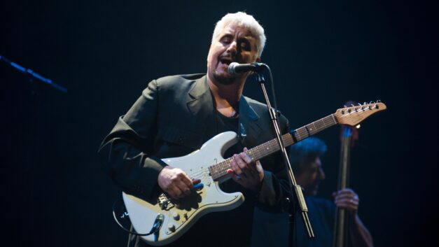 Pino Daniele: 10 canzoni inaspettate e sorprendenti con il magico tocco del Mascalzone Latino