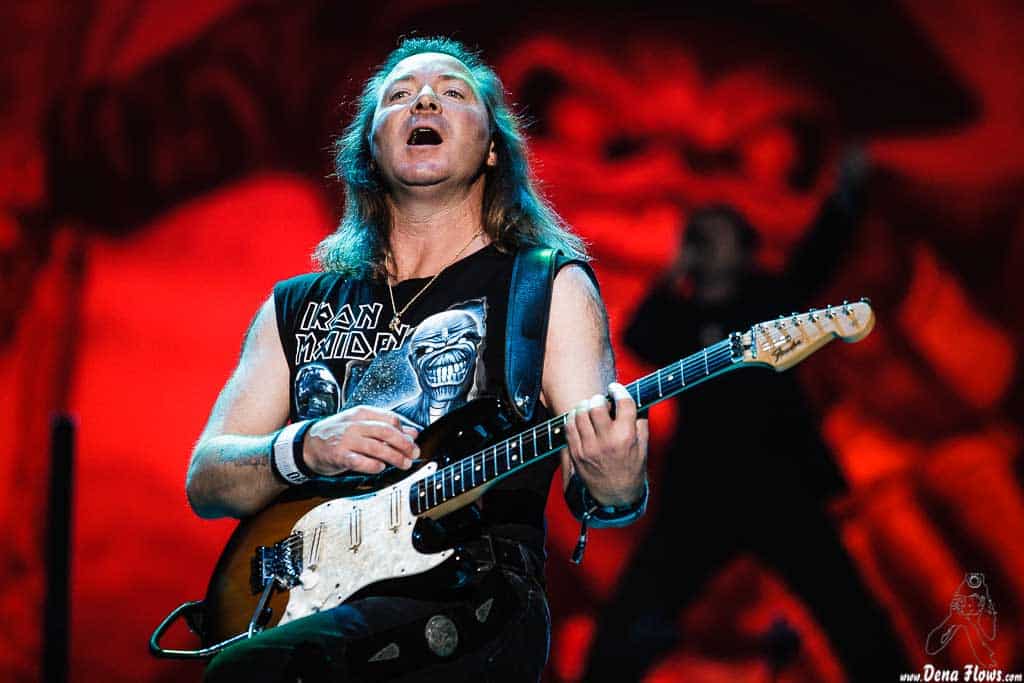 Una chitarra avuta in regalo è diventata una parte importante del suono di Adrian Smith che dopo 40 anni continua a suonar quello strumento