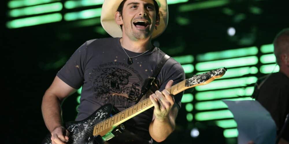 Brad Paisley e la Pink Paisley Telecaster. La storia del fortuito ritrovamento di una chitarra molto speciale