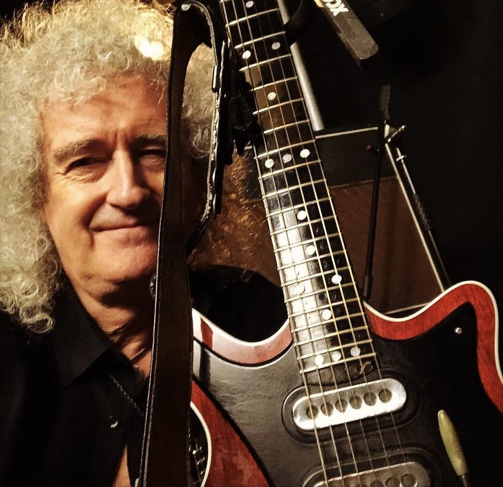 Brian May, celebre chitarrista dei Queen, è da decenni considerato una delle figure più emblematiche del rock mondiale. Noto per la sua Red Special, e le sue melodie, May non ha mai nascosto le sue ispirazioni: da Jimi Hendrix a Jeff Beck a Eric Clapton e non solo. Parliamo delle influenze di Brian May