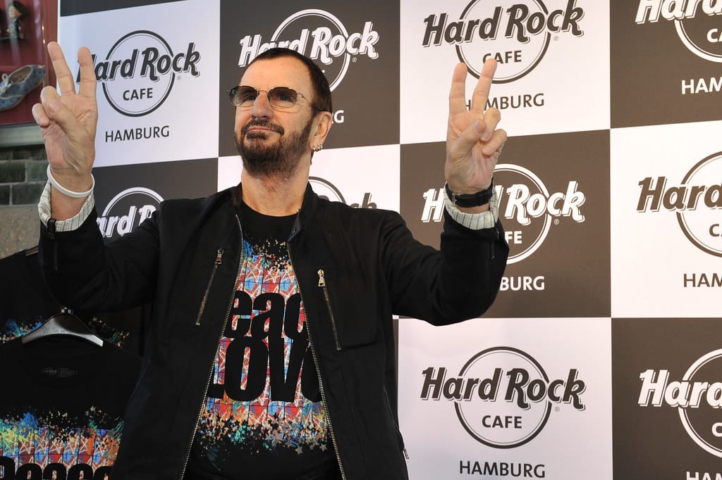 Oggi vi raccontiamo della canzone dei Beatles, scritta da John Lennon per Ringo Starr, persa negli archivi per quasi 30 anni