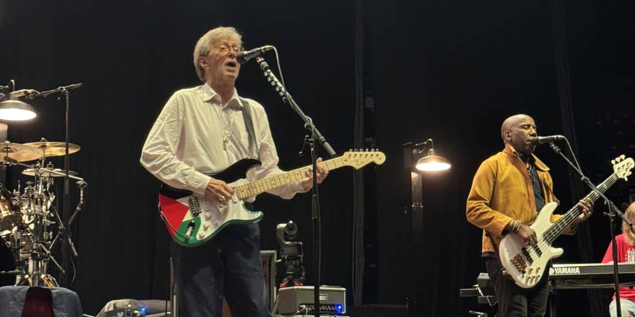 No, Eric Clapton non è in sedia a rotelle! Slowhand più in forma che mai