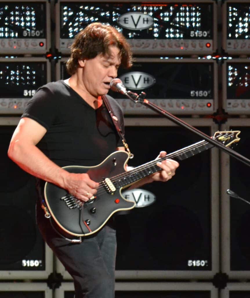 Botta e risposta Clapton-Van Halen. Scontro verbali tra Lee due star della chitarra elettrica che negli anni non se le sono mandate a dire