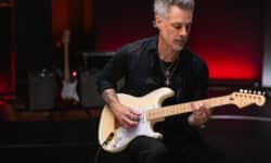Fender lancia una nuova signature dedicata a Richie Kotzen, questa volta a livello globale. Scopri la nuova Fender Stratocaster signature!