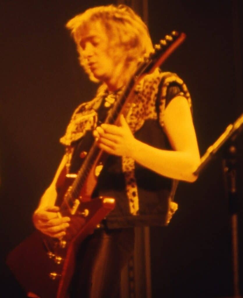Una chitarra avuta in regalo è diventata una parte importante del suono di Adrian Smith che dopo 40 anni continua a suonar quello strumento 