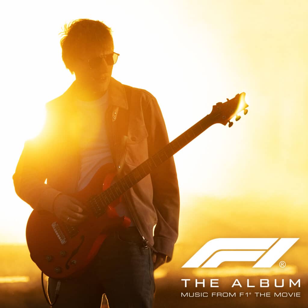 In uscita con il nuovo singolo di Ed Sheeran c'è annche una chitarra speciale. Si tratta di una PRS realizzata apposta a tema F1.