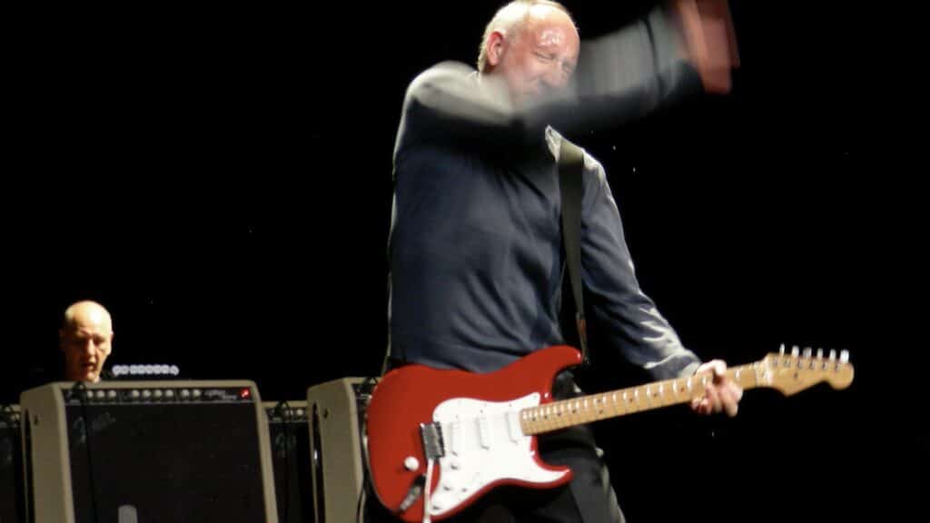 Da Pete Townshend a Jimi Hendrix passando per Keith Richards, il mulinello ha fatto la storia. Ecco le sue origini.