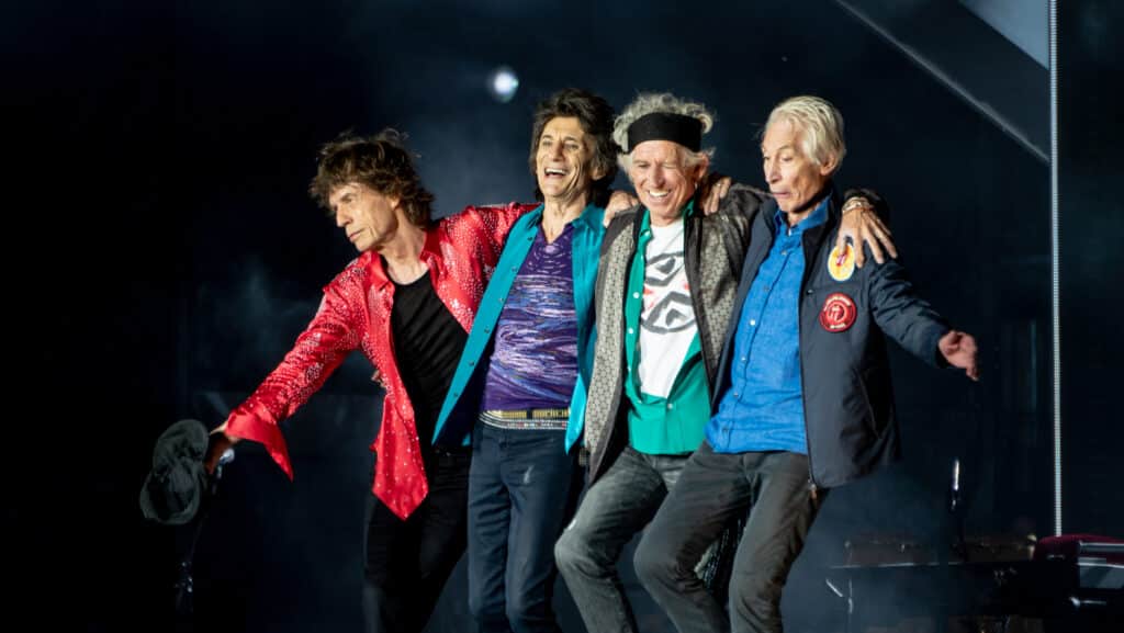 Rolling_Stones_bow_post-show_22_May_2018_in_London_(41437870275)