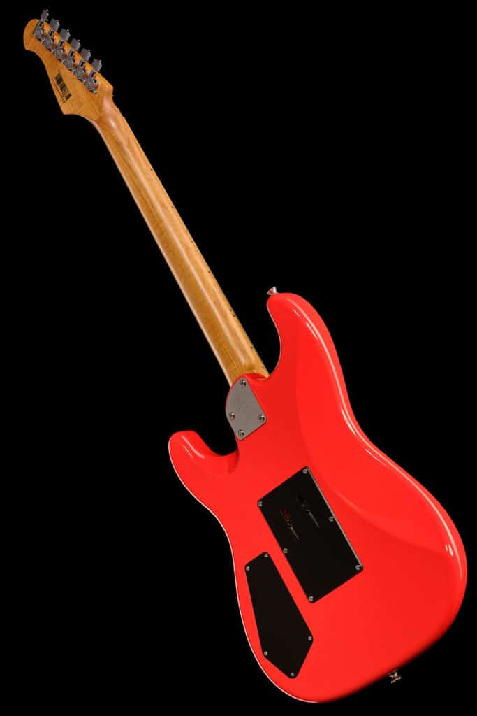 Harley Benton lancia la bomba: ST-80FR. Una nuova super strat dall'animo rock pronta a farti rivivere i suoni aggressivi degli anni '80.