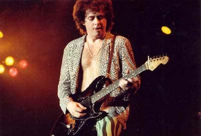 Steve_Lukather_Toto_IV_World_Tour_1982