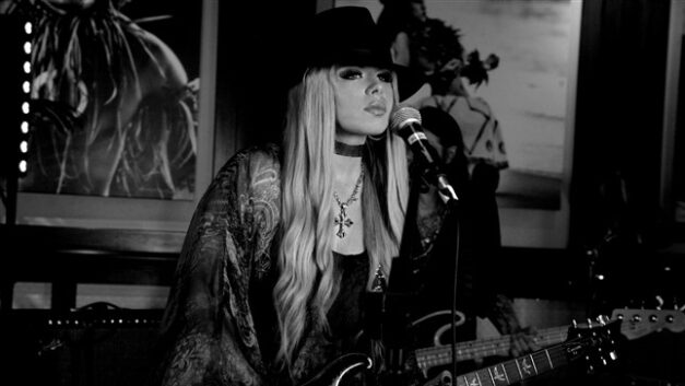 Intervista a Orianthi… Il lutto per Prince, la sua profonda amicizia con Steve Vai e il nuovo album!