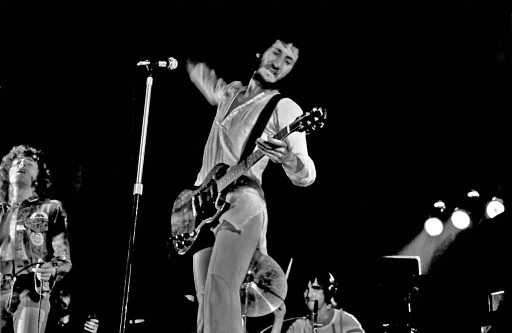 Da Pete Townshend a Jimi Hendrix passando per Keith Richards, il mulinello ha fatto la storia. Ecco le sue origini.