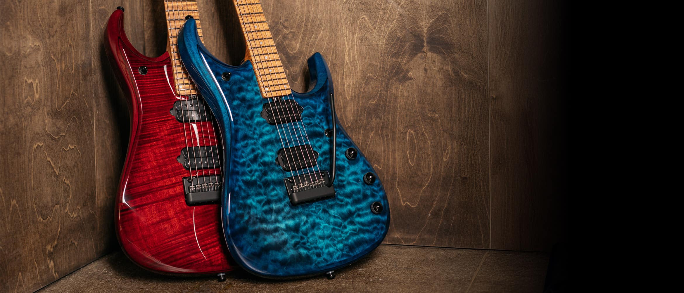 La serie JP15 di Ernie Ball Music Man, progettata in collaborazione con John Petrucci dei Dream Theater, si arricchisce nel 2025 con nuove finiture e una versione limitata Ball Family Reserve (BFR), mantenendo l’eccellenza costruttiva e la versatilità sonora che l’hanno resa famosa.