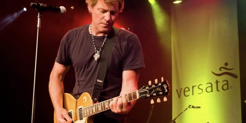 Il primo chitarrista da studio di Jon Bon Jovi non è mai stato sul palco con lui. Ecco perché. Ce lo dice Tim Pierce stesso...