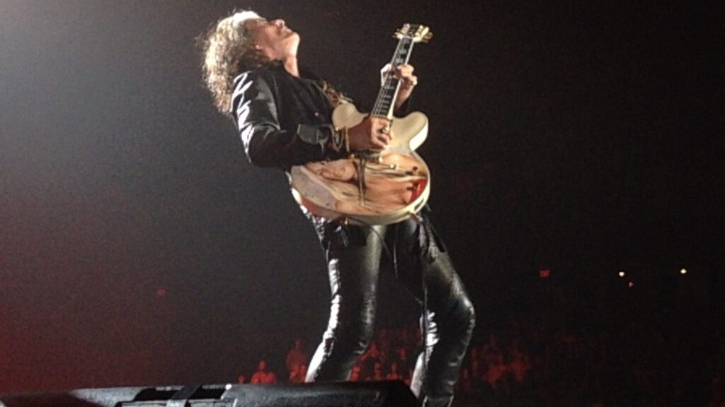 Gli Aerosmith potrebbero tornare sul palco? Ecco cosa ha detto Joe Perry che ha riacceso le speranze dei fan.