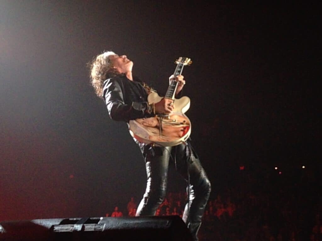 Gli Aerosmith potrebbero tornare sul palco? Ecco cosa ha detto Joe Perry che ha riacceso le speranze dei fan.