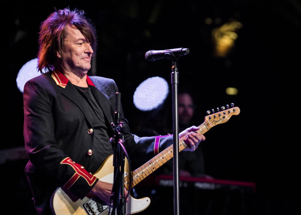 Il primo chitarrista da studio di Jon Bon Jovi non è mai stato sul palco con lui. Ecco perché. Ce lo dice Tim Pierce stesso...