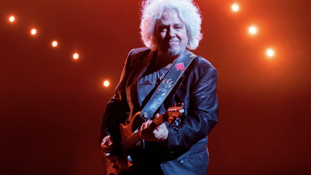 Steve Lukather è uno dei turnisti più registrati di ssempre. Oggi scopriamo come si è aperto le porte con l'assolo di A Clue