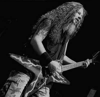 Dimebag Darrell sepolto con una chitarra unica in una bara speciale Forse non tutti ricordano gli ultimi desideri di Dime...