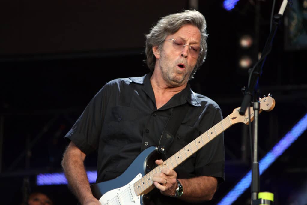 Ripercorriamo la storia di Eric Clapton passando per momenti importanti della sua carriera, con uno sguardo al suono e alla strumentazione