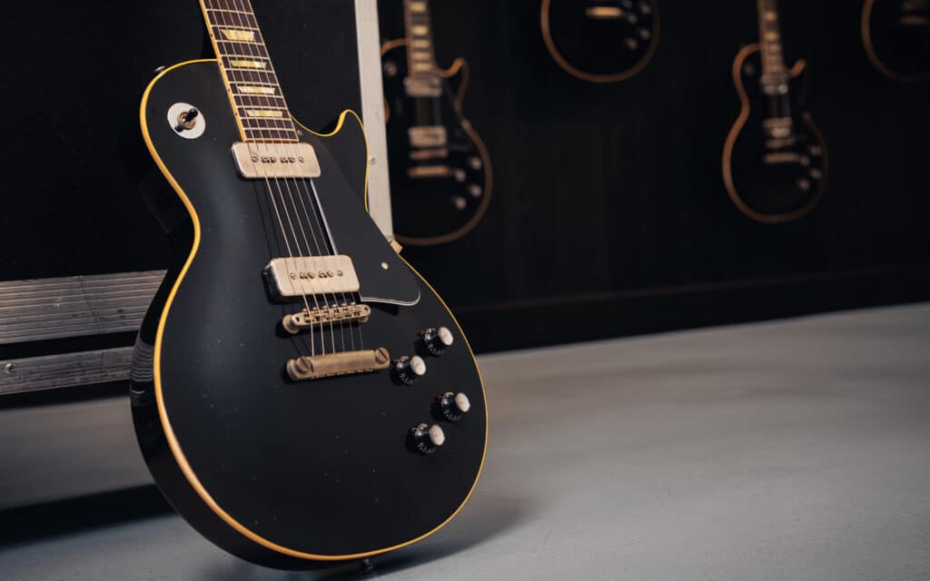 Per la reunion degli Oasis Gibson lancia la nuova Noel Gallagher Les Paul Standard in collaborazione con il chitarrista della band.