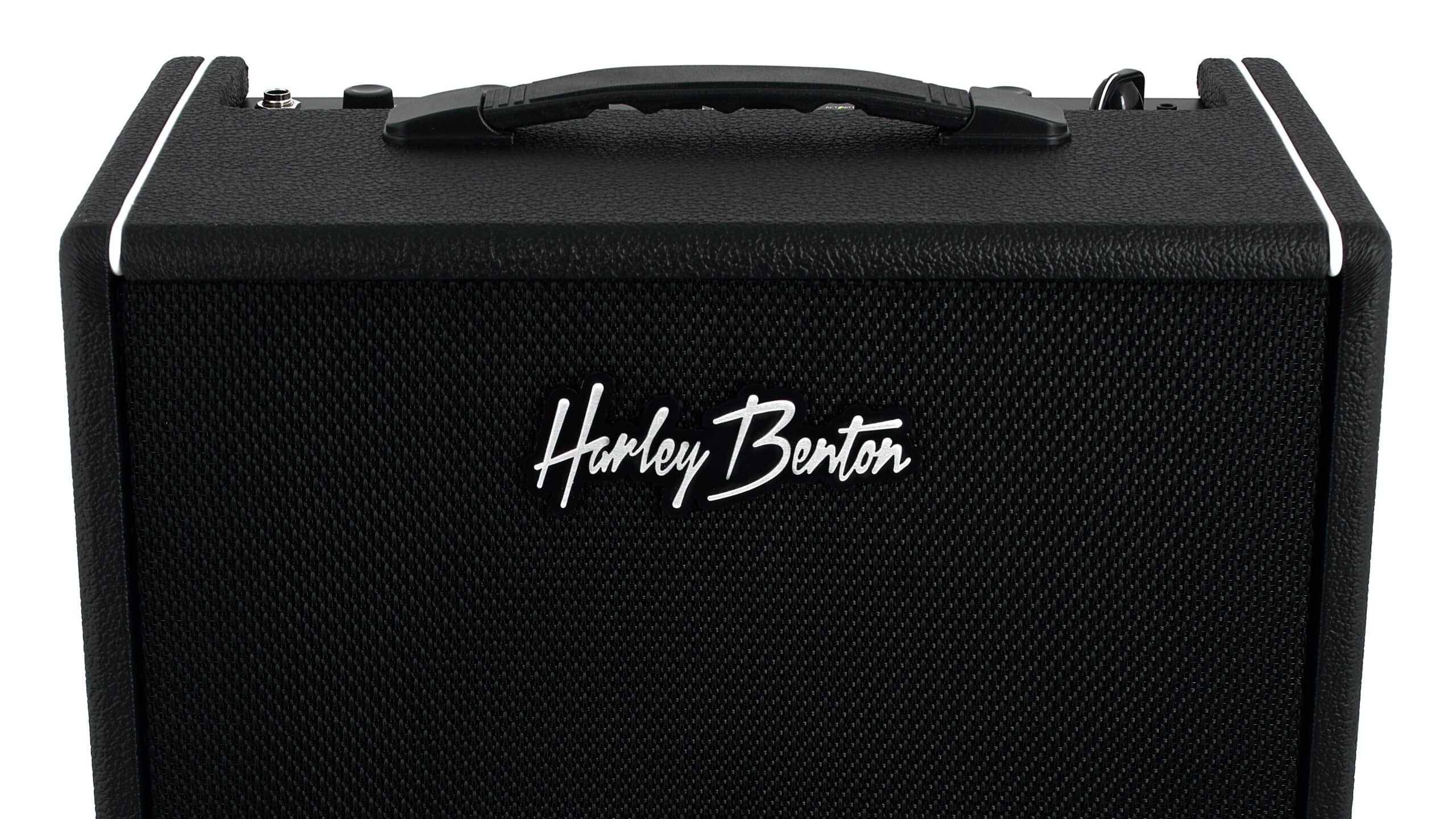 Scopri di più sull'Harley Benton DNAFX AmP20: un amplificatore piccolo ma potente e pieno di sorprese, pronto a tutte le sfide...