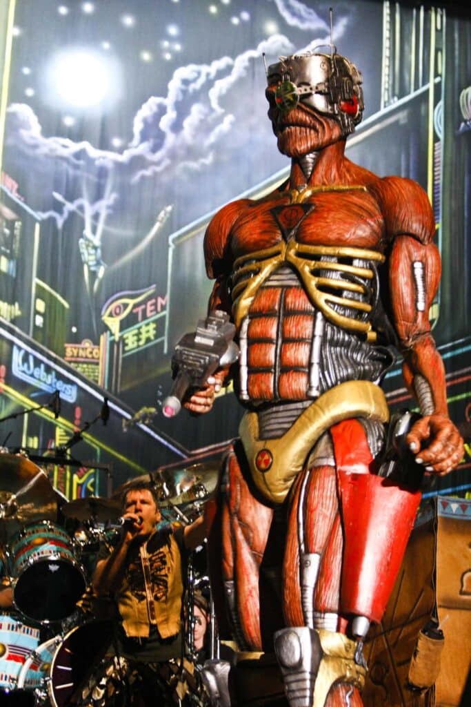 Dal 20 agosto sarà disponibile il nuovo libro di Antonio Piazzolla sugli Iron Maiden. Un racconto dellla band con interviste esclusive