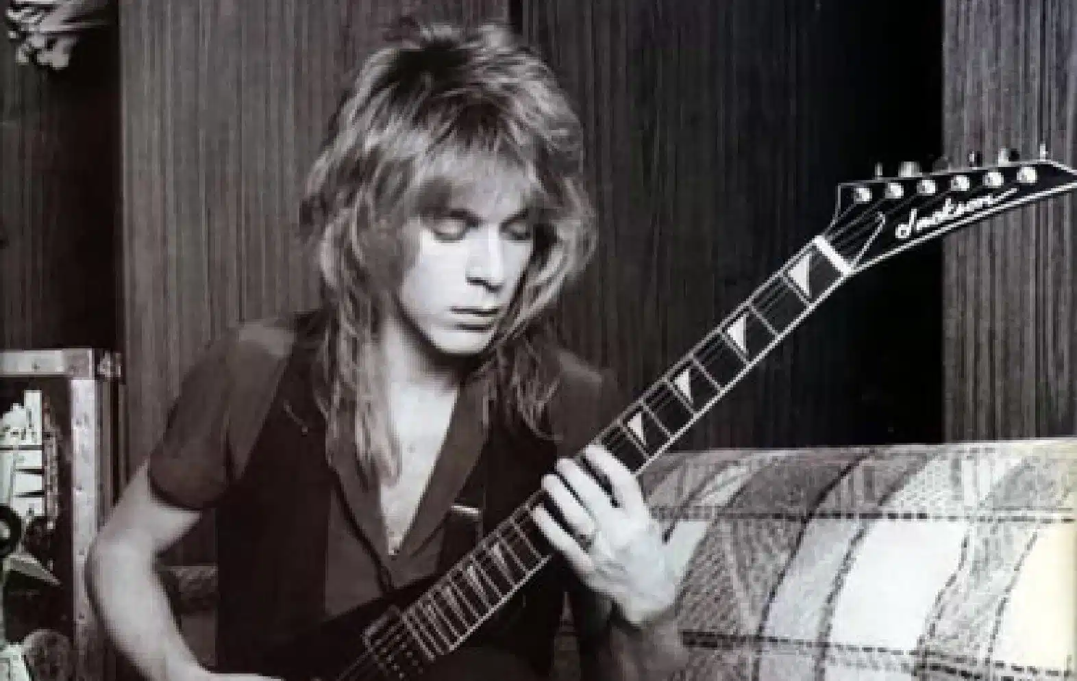 Randy Rhoads si esercitava troppo e questo faceva impazzire Ozzy Osbourne. Ecco perché si costruì una pedaliera s"silenziosa".