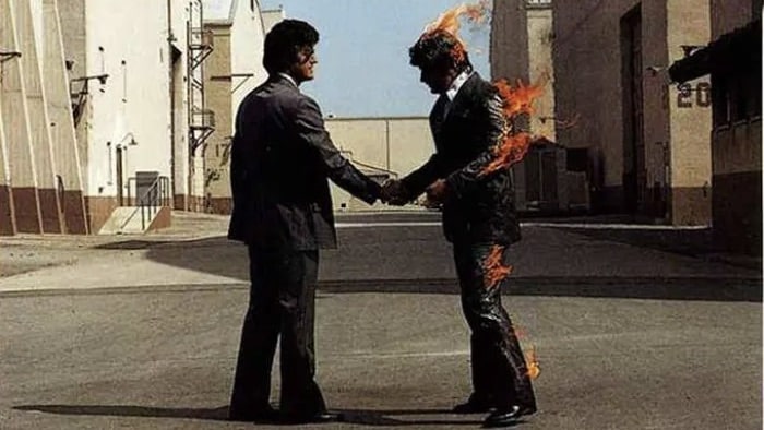 È morto l’uomo che si è dato fuoco per lo scatto dei Pink Floyd