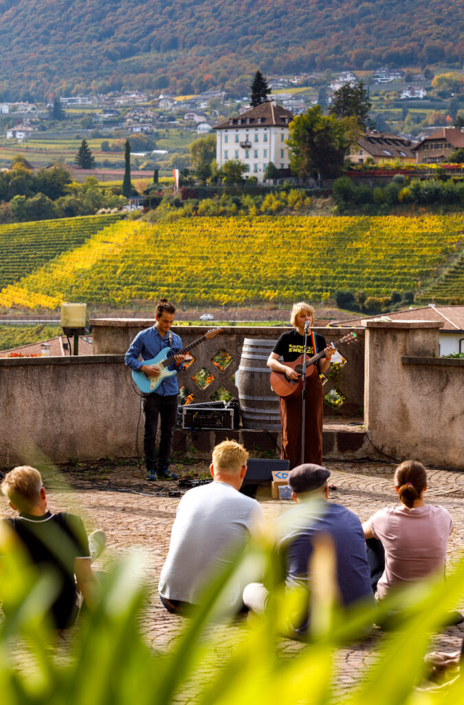 Tre giorni di musica ed eventi imperdibili in una location da sogno. Scopri Kalternn Pop Festival... La prevendita è già iniziata