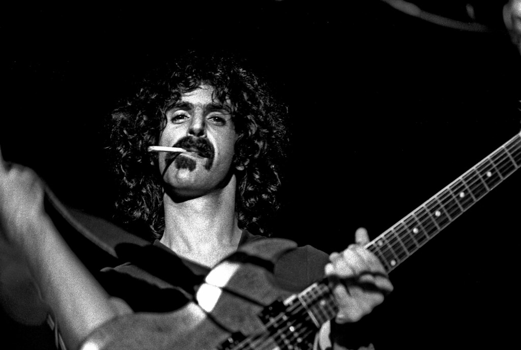 Il virtuoso di origini pavesi, Steve Vai, racconta la storia della sua audizione per Frank Zappa e di come sia stato catapultato in tour