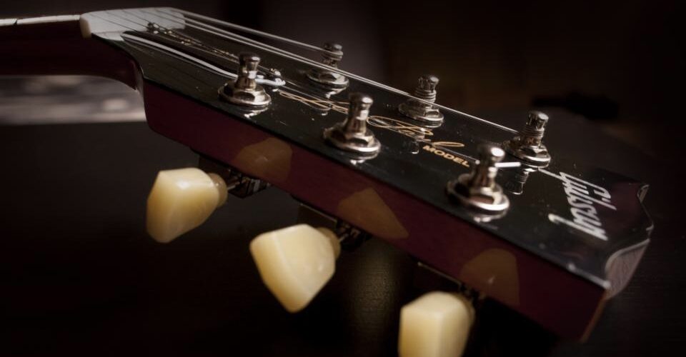 Dopo Fender, il tecnico di Olivia Rodrigo attacca Gibson che secondo lui avrebbe un grave problema da un secolo