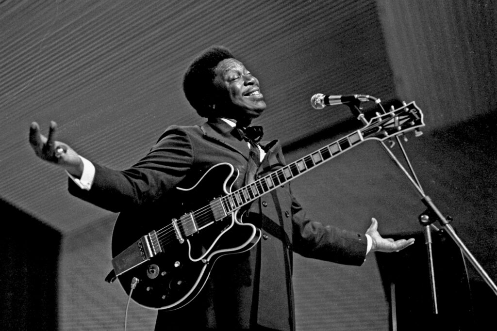 Ecco la storia raccontata da B.B. King sul suo primo ed unico incontro con un ancora quasi sconosciuto Jimi Hendrix