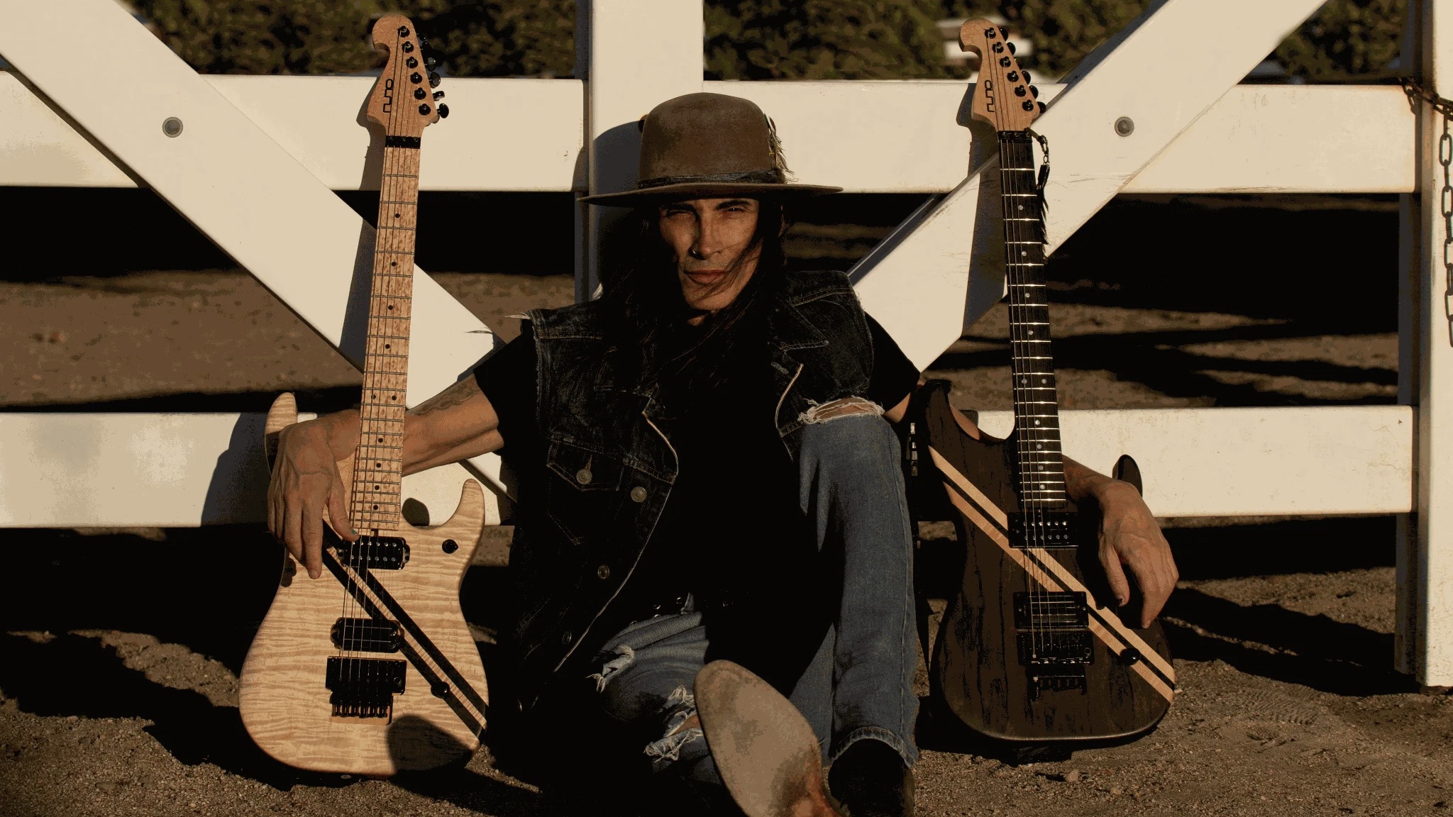 Dopo anni sul palco con la N4 Nuno Bettencourt annuncia l'uscita del suo marchio ufficiale: Nuno Guitars. Disponibili già tre modelli...