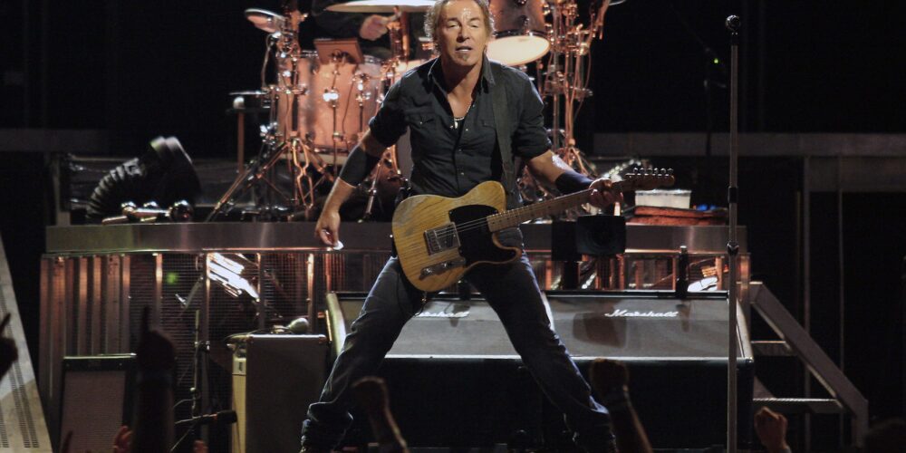 Il vero valore di uno strumento non è dato dal prezzo e la storia della chitarra di Bruce Springsteen ne è la prova...