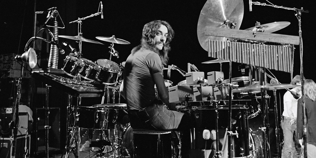Scopri tutte le date del nuovo tour dei Rush del 2026. Oltre 10 date per celebrare la loro musica e il loro storico batterista...