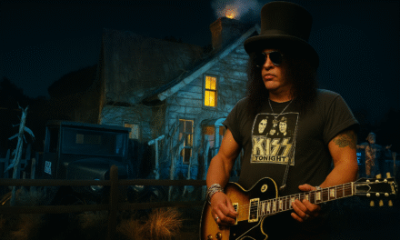 La firma di Slash in un’attrazione degli Universal Studios Hollywood: Scarecrow Music By Slash!