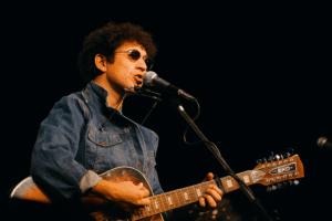 Dal 1960 Eko ha portato l'artigianato italiano nel mondo delle 6 corde: scopri la chitarra eko giusta per te...