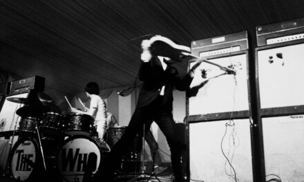 Pete Townshend e la prima chitarra distrutta: l’origine di un gesto leggendario